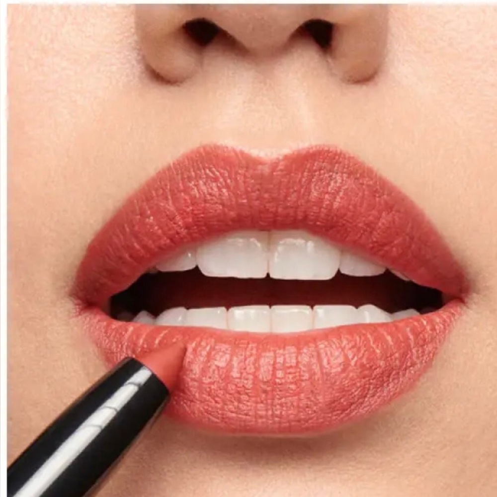 Revlon ColorStay Matte Lite Crayon Lipstick - Picture 3 of 12